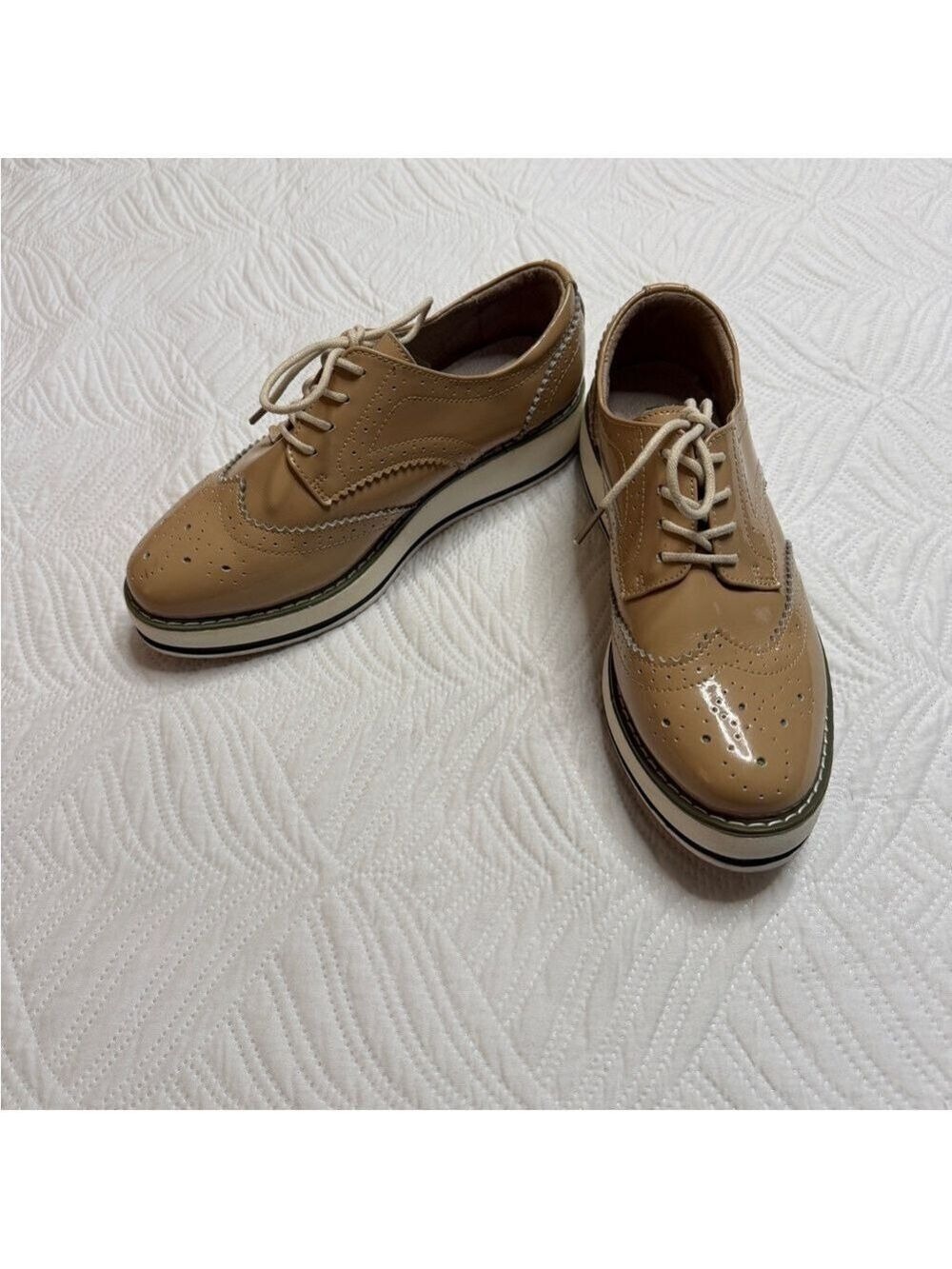 Dadawen Women’s Tan Patent :Leather Wingtip Platform Oxford Shoes. Size 41 (10)